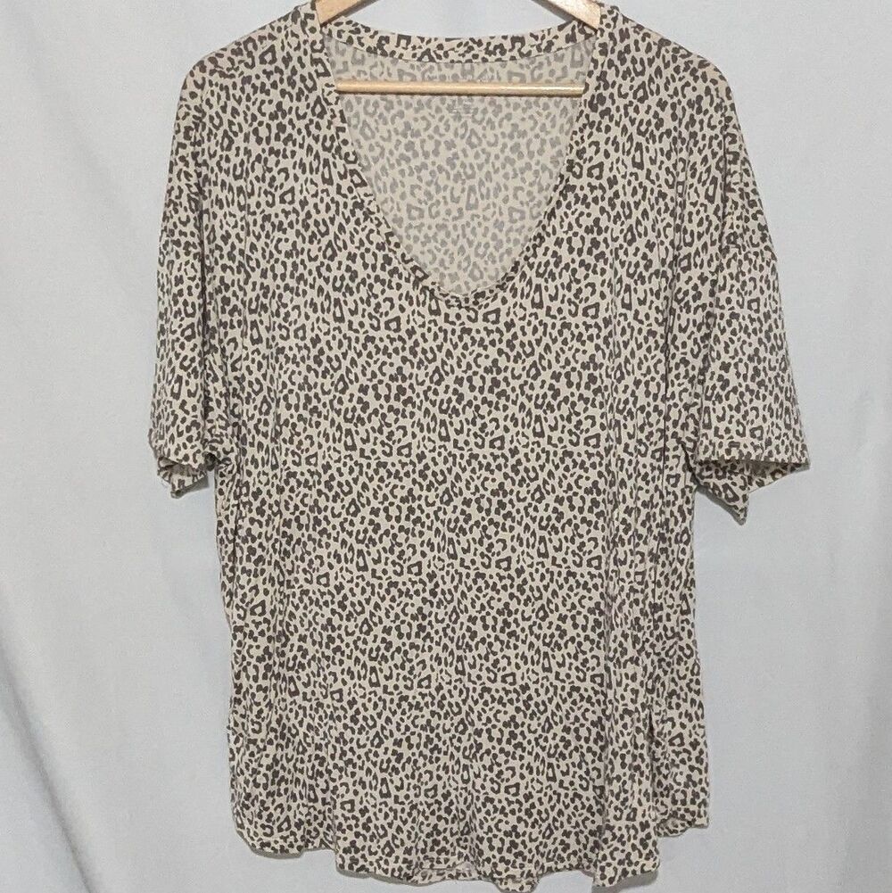 American Eagle Soft & Sexy Micro Leopard Print V-Neck Tee Sz XL